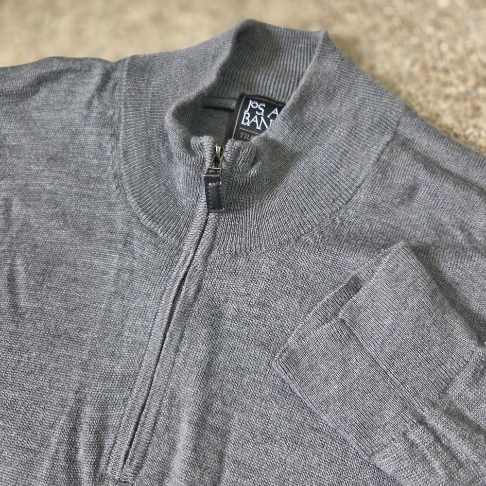 Jos A Bank Traveler Mens XL Gray 100% Merino Wool Quarter Zip Sweater RN 31608